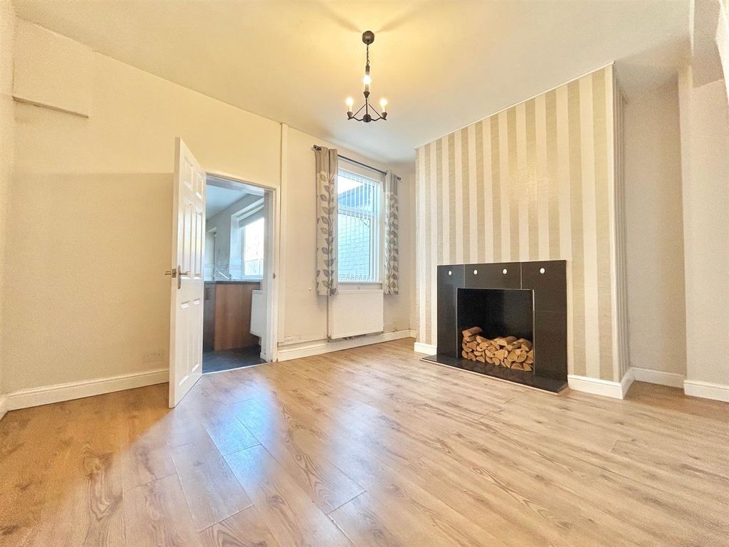 Property photo 3 of 9 Dining Room.Jpg