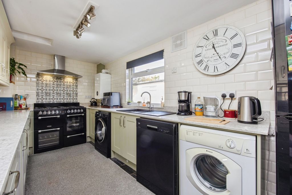 Property photo 2 of 26 Pbox-Img.Jpg