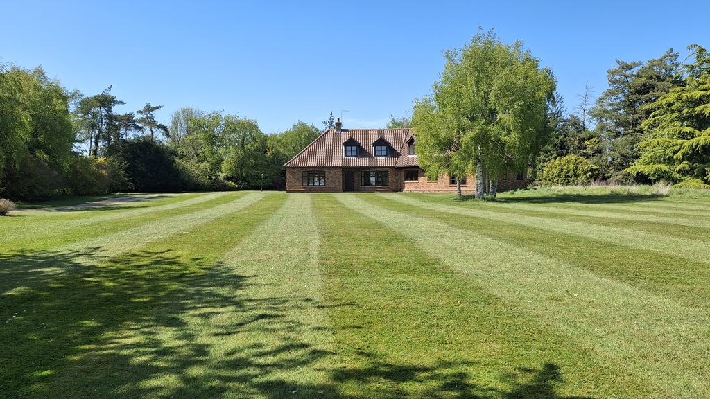 Property photo 1 of 25 Front
