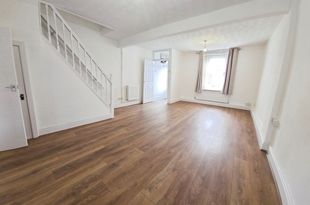 Property photo 2 of 12 Balcony