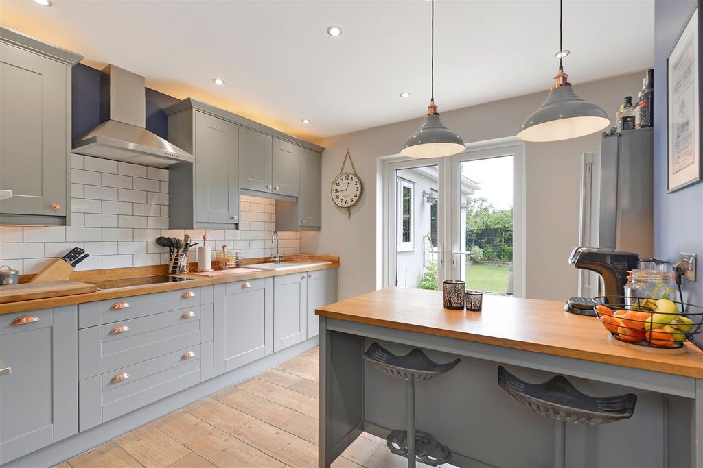 Property photo 2 of 12 03.Jpg