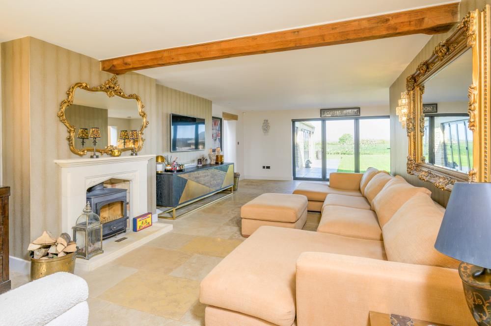 Property photo 3 of 23 Image