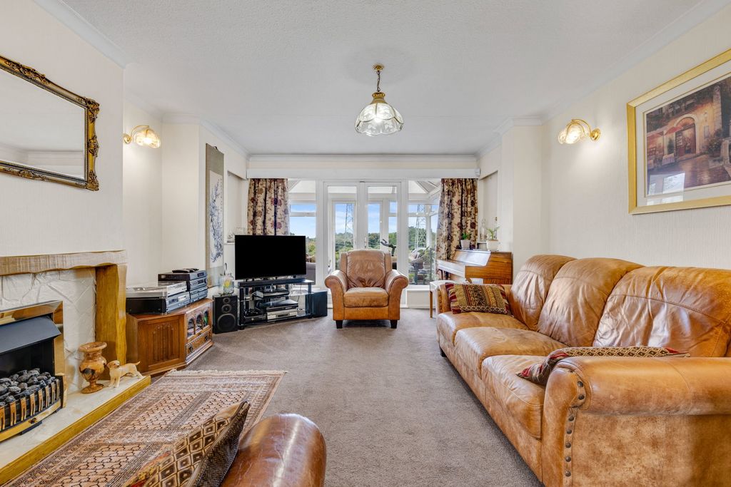 Property photo 3 of 43