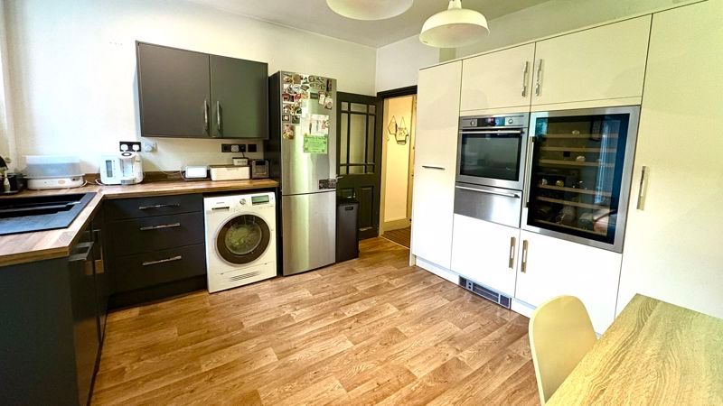 Property photo 3 of 16 Photo 7