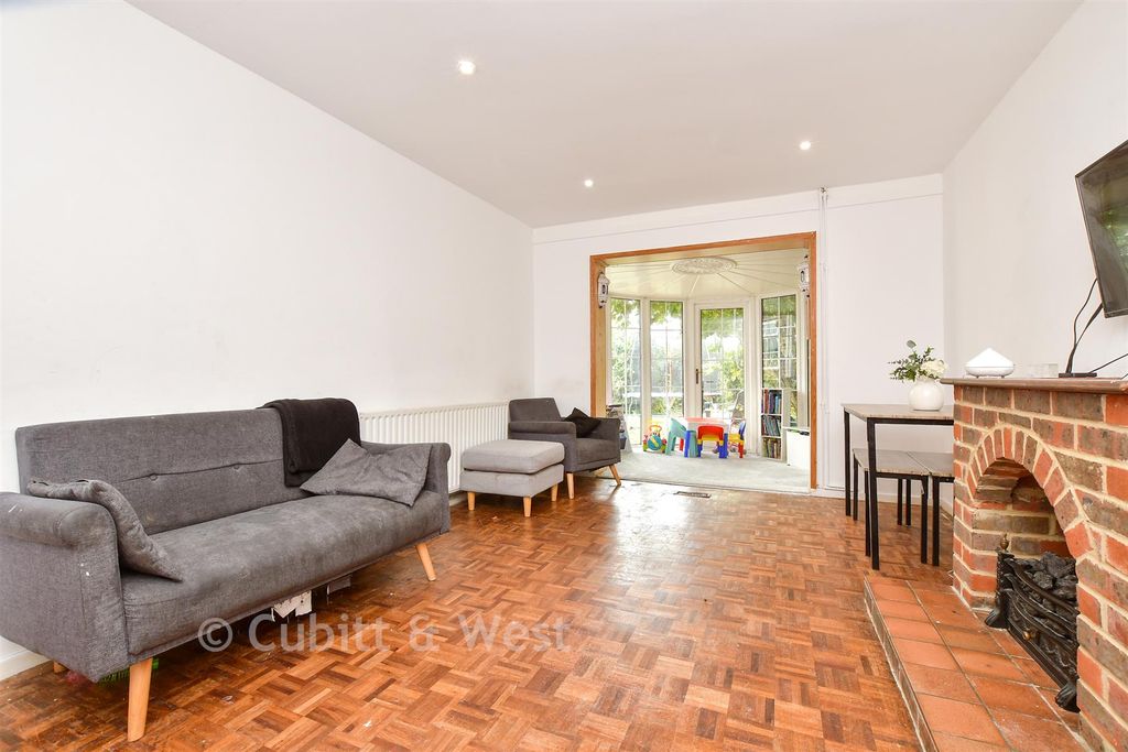 Property photo 1 of 15 Living Room