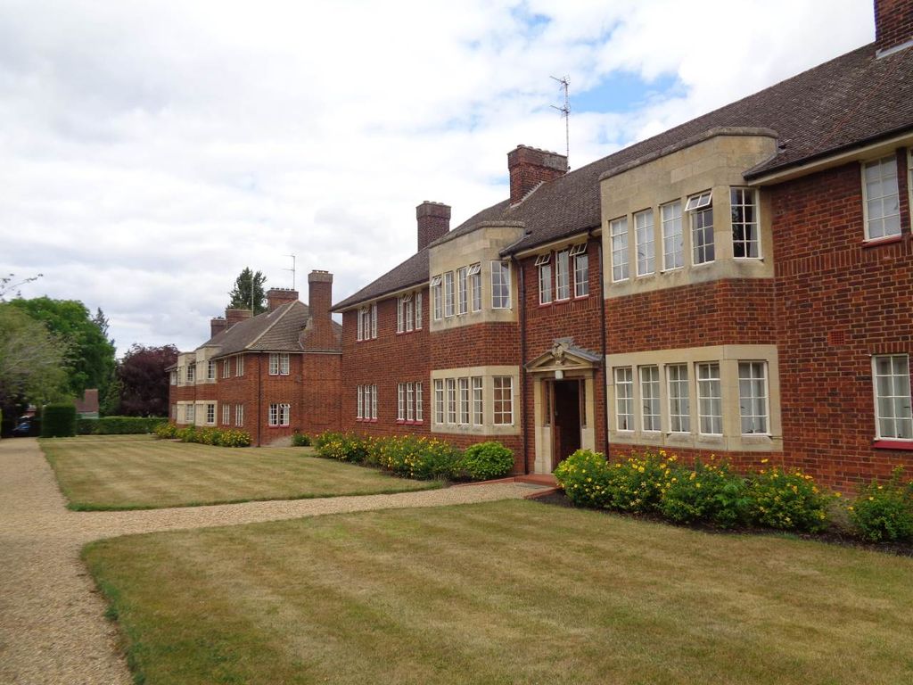 Property photo 3 of 11 Dean Court 5 Front 2