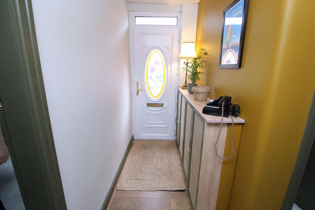 Property photo 3 of 24