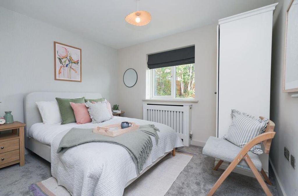 Property photo 1 of 18 Image