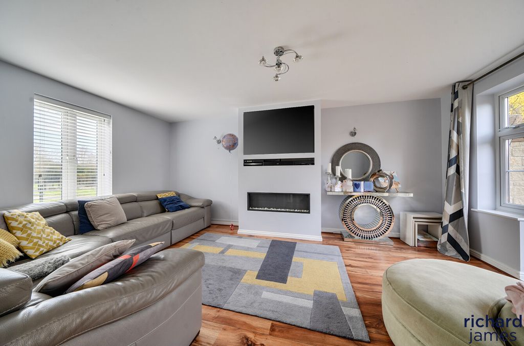 Property photo 2 of 19 1c8Ffd226c754F9A87B5F30Ab24Afa21