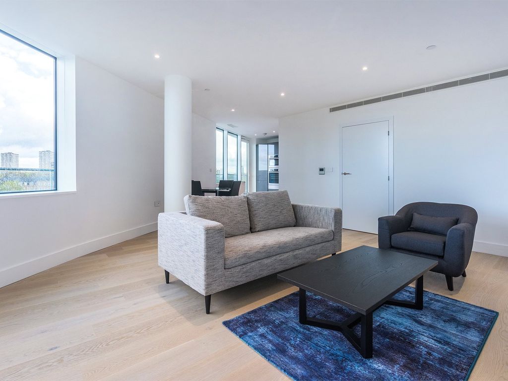 Property photo 2 of 21 Lombard Wharf