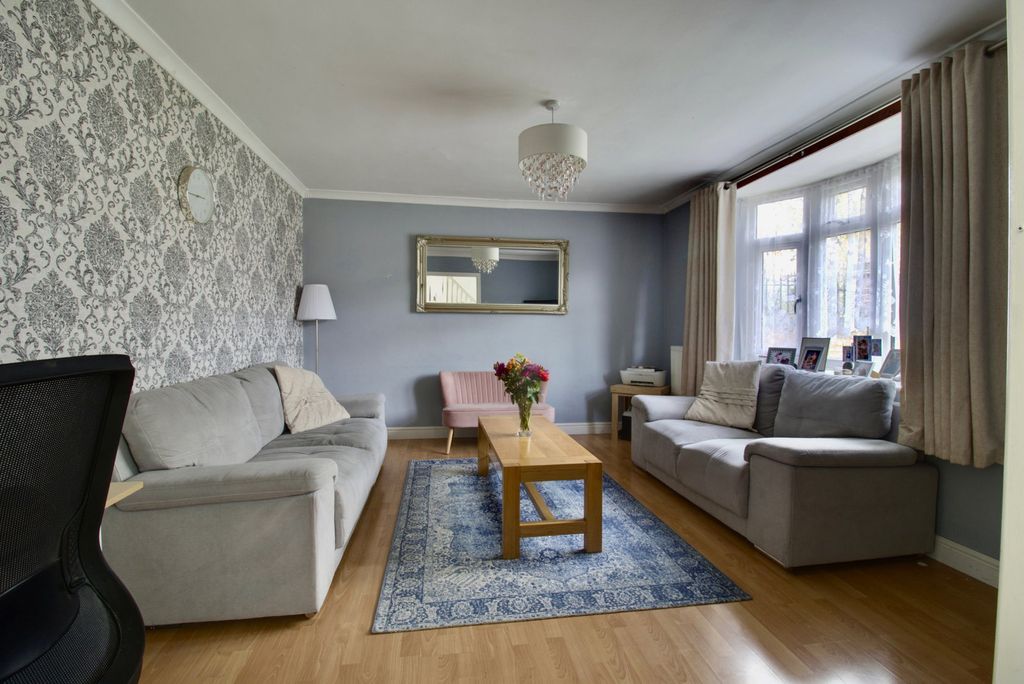 Property photo 2 of 22