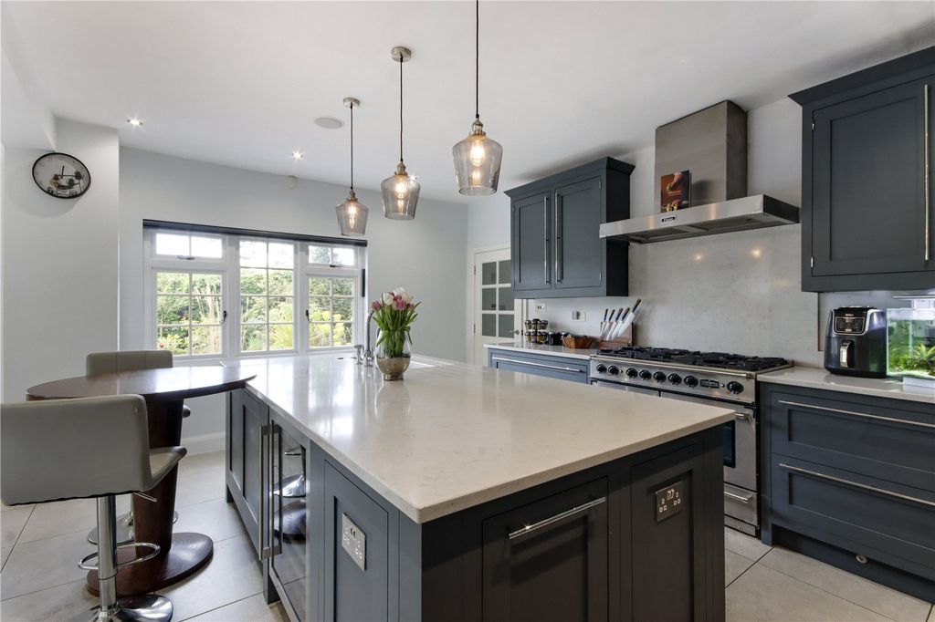 Property photo 3 of 30 Kitchen
