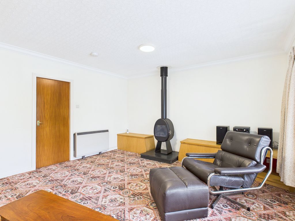 Property photo 3 of 28