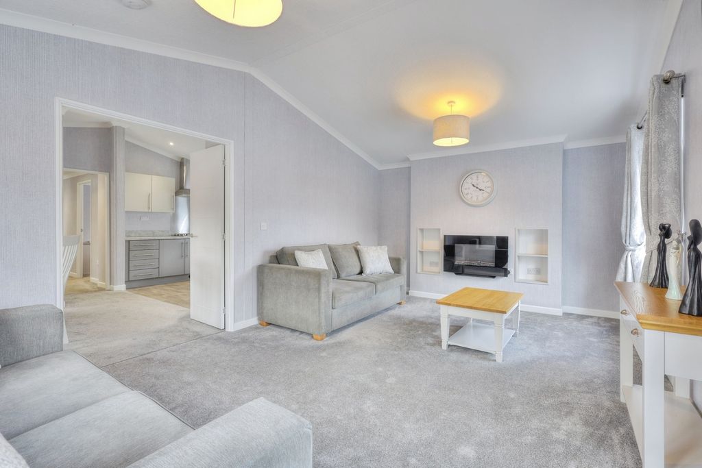 Property photo 3 of 16 Living Room