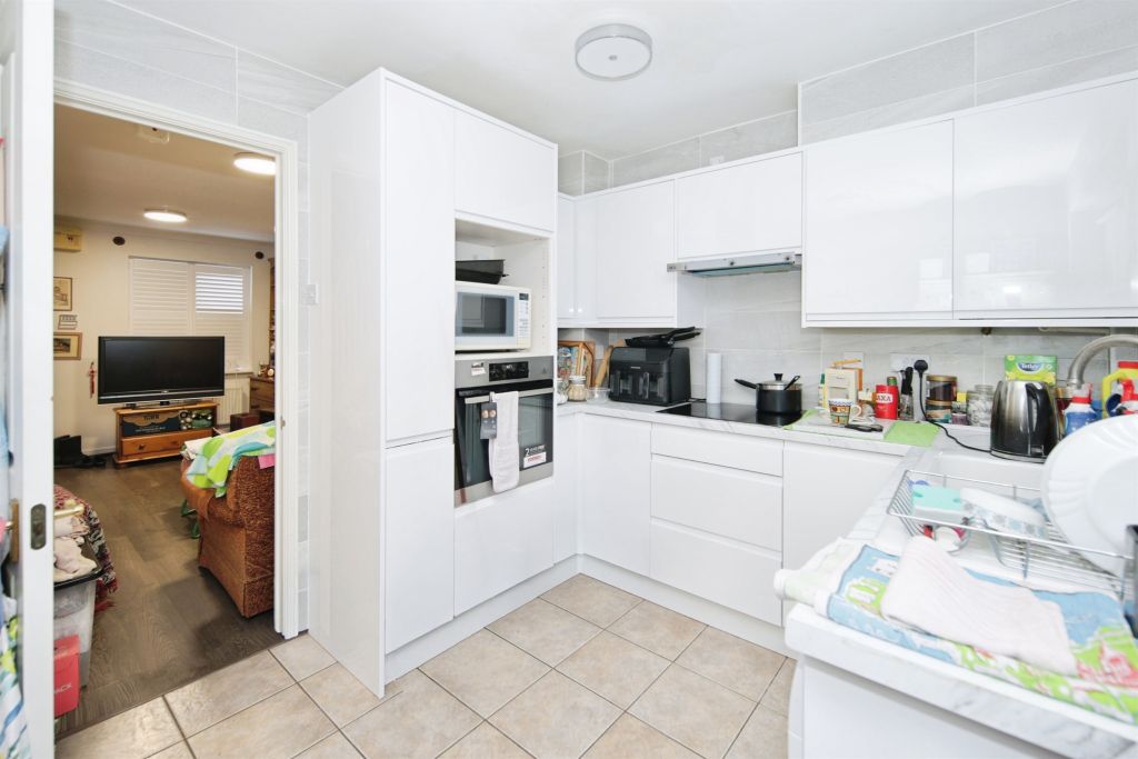 Property photo 3 of 11