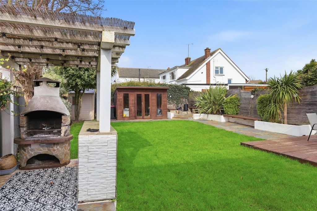 Property photo 2 of 29 Picture No. 14