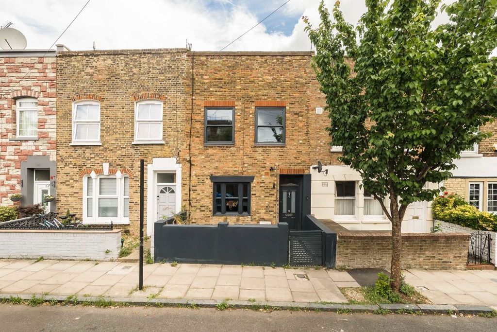 Property photo 1 of 16