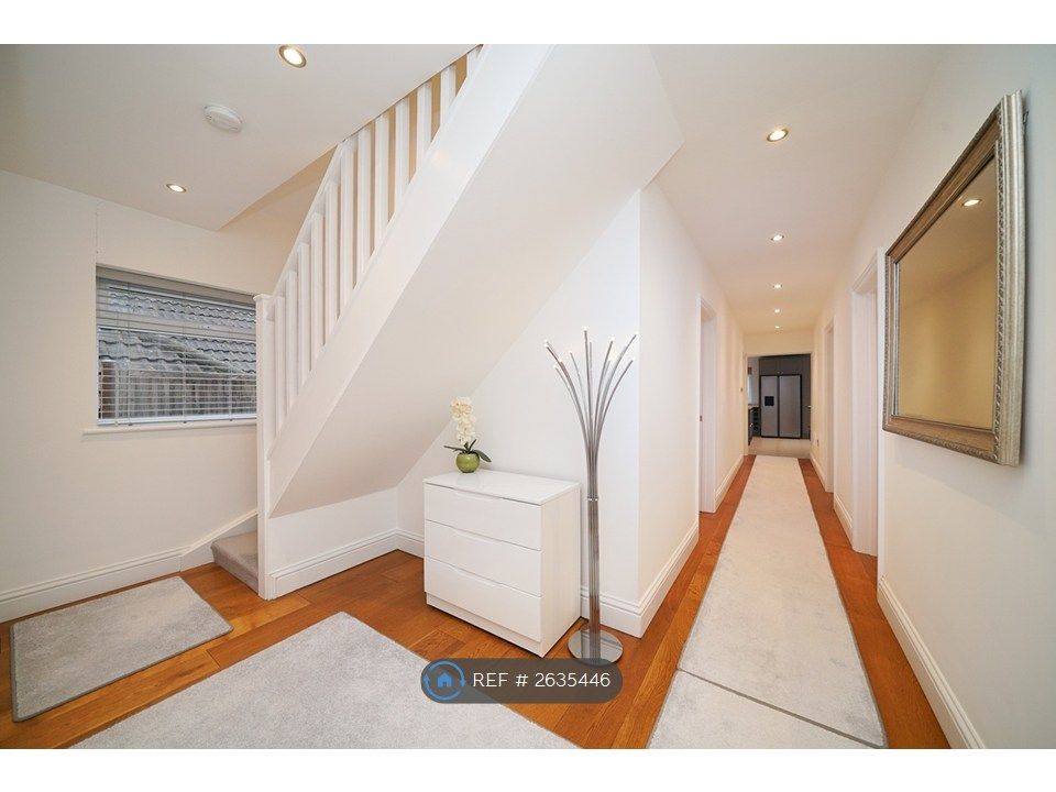 Property photo 2 of 31