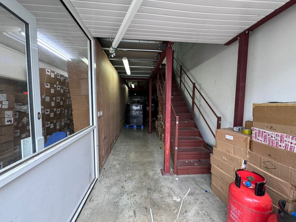 Property photo 3 of 9