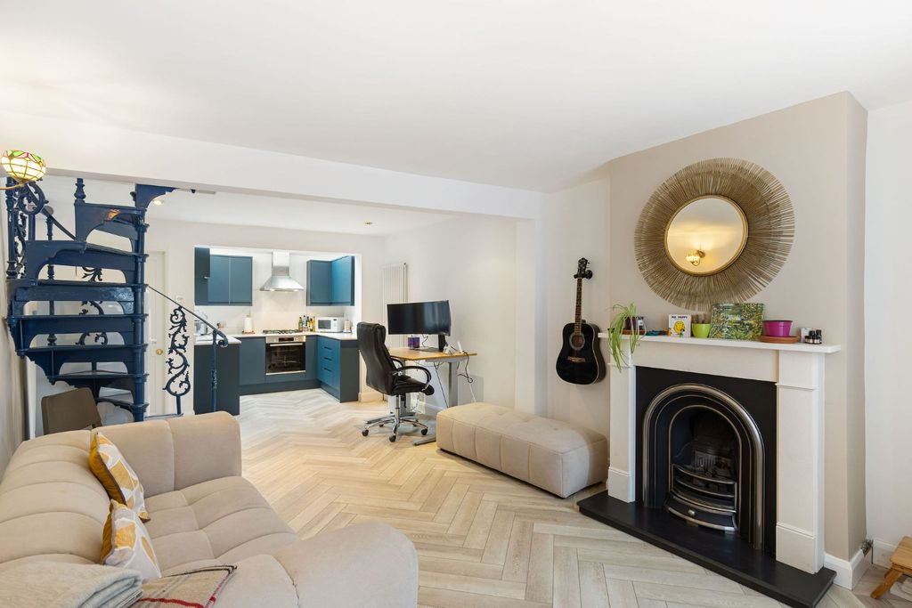 Property photo 1 of 14 4982200