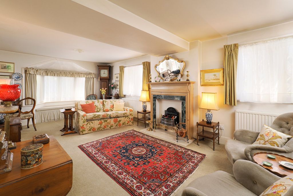 Property photo 2 of 13 Sitting Room