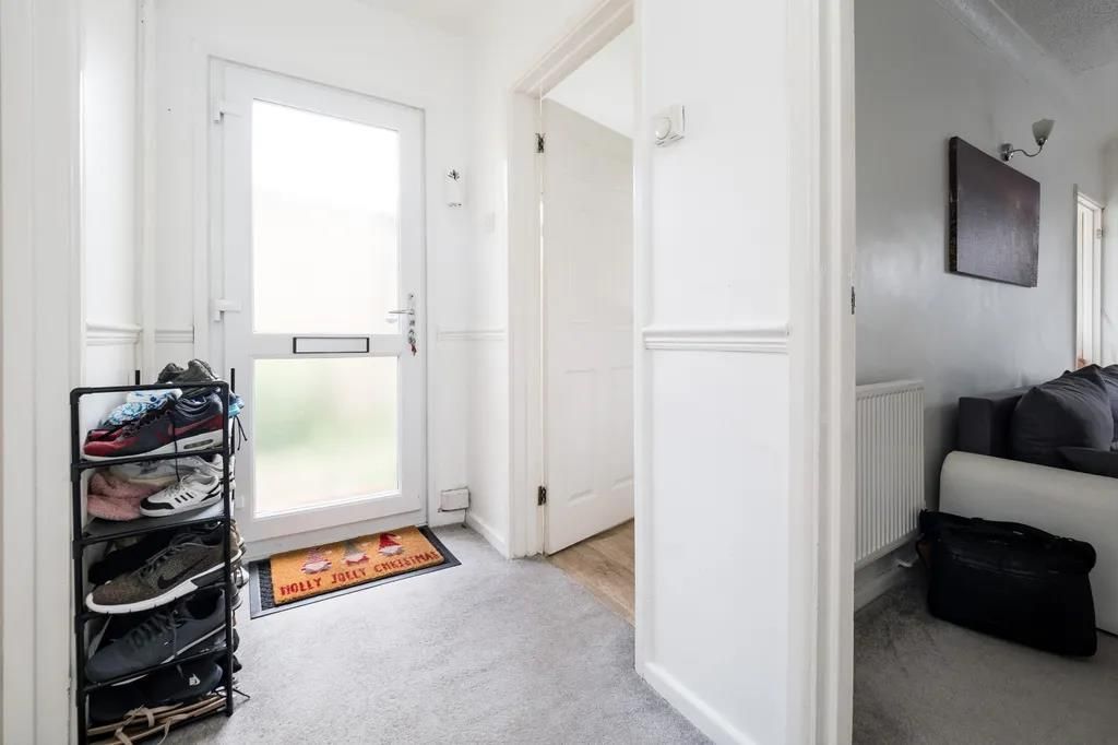 Property photo 2 of 14 Hallway