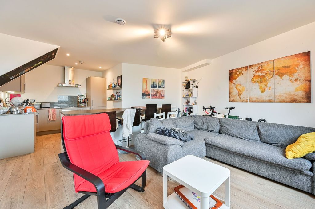 Property photo 2 of 12