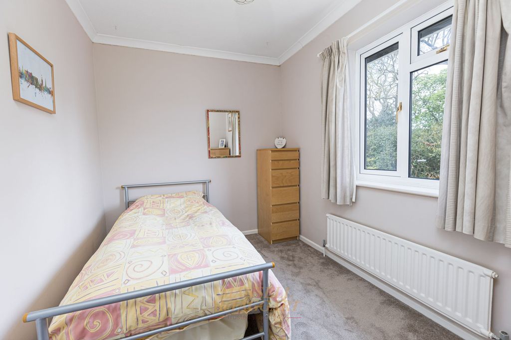Additional image 17 of 4 bed detached house for saleOld Horsham Road, Crawley RH11