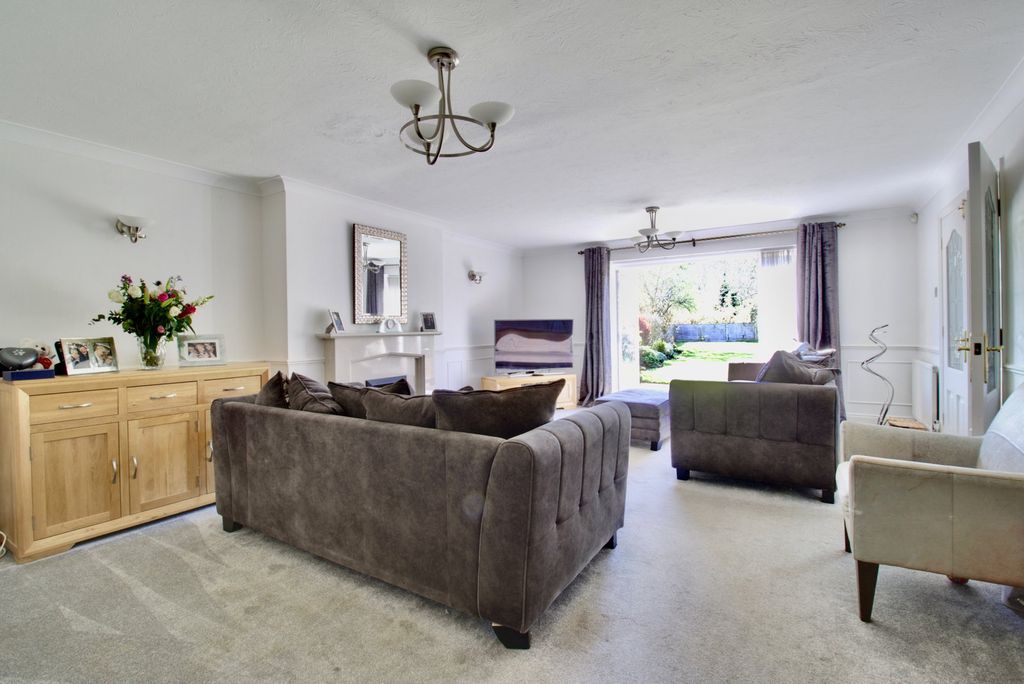 Property photo 3 of 36