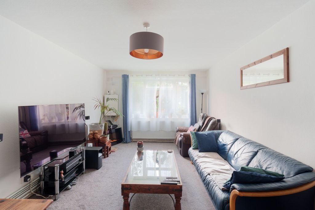 Property photo 3 of 10 4616753