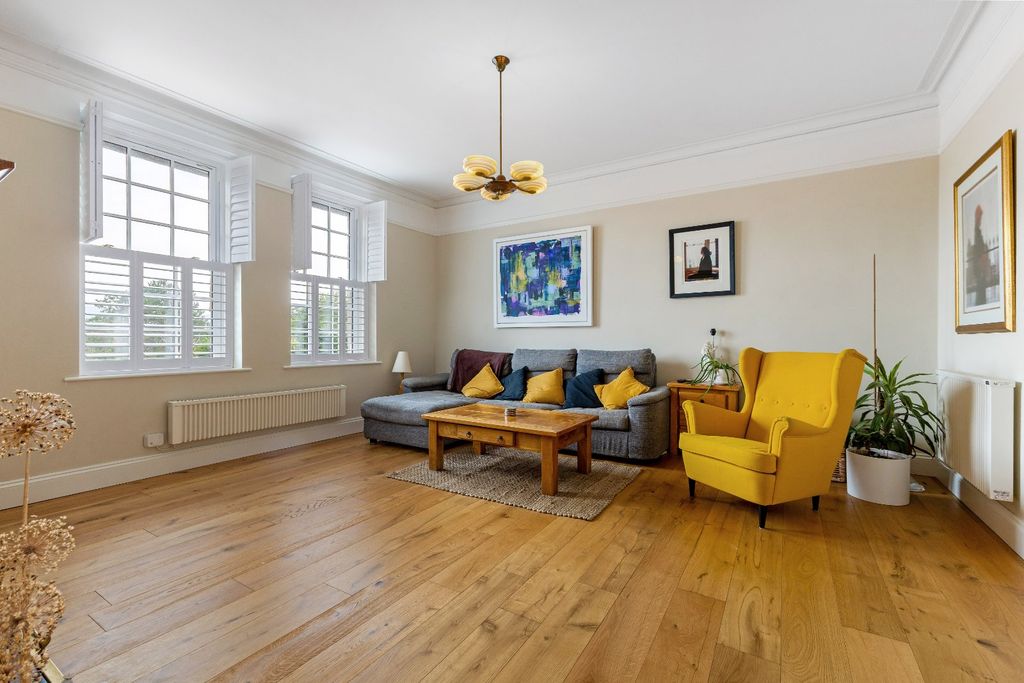 Property photo 3 of 13 Sitting Room