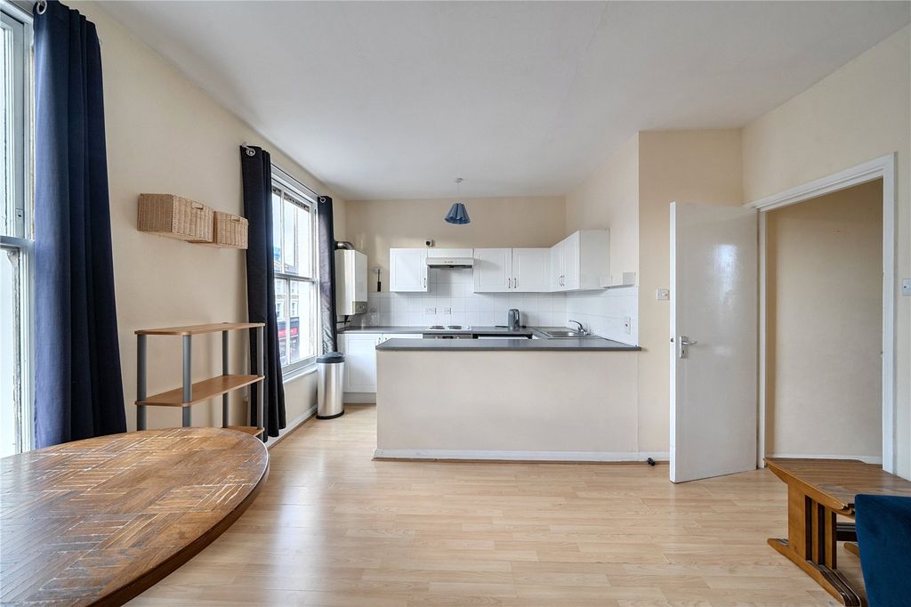 Property photo 2 of 14 Picture No. 15