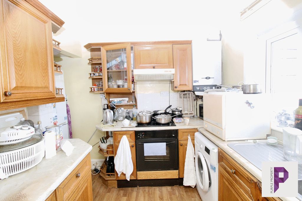 Property photo 3 of 8