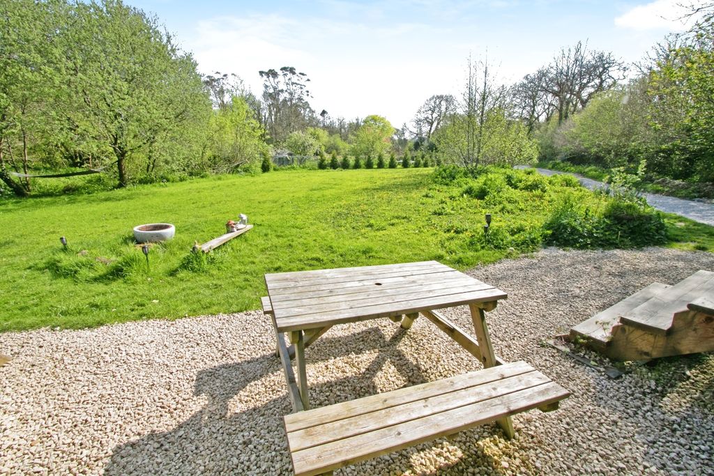 Property photo 3 of 41 Meadow