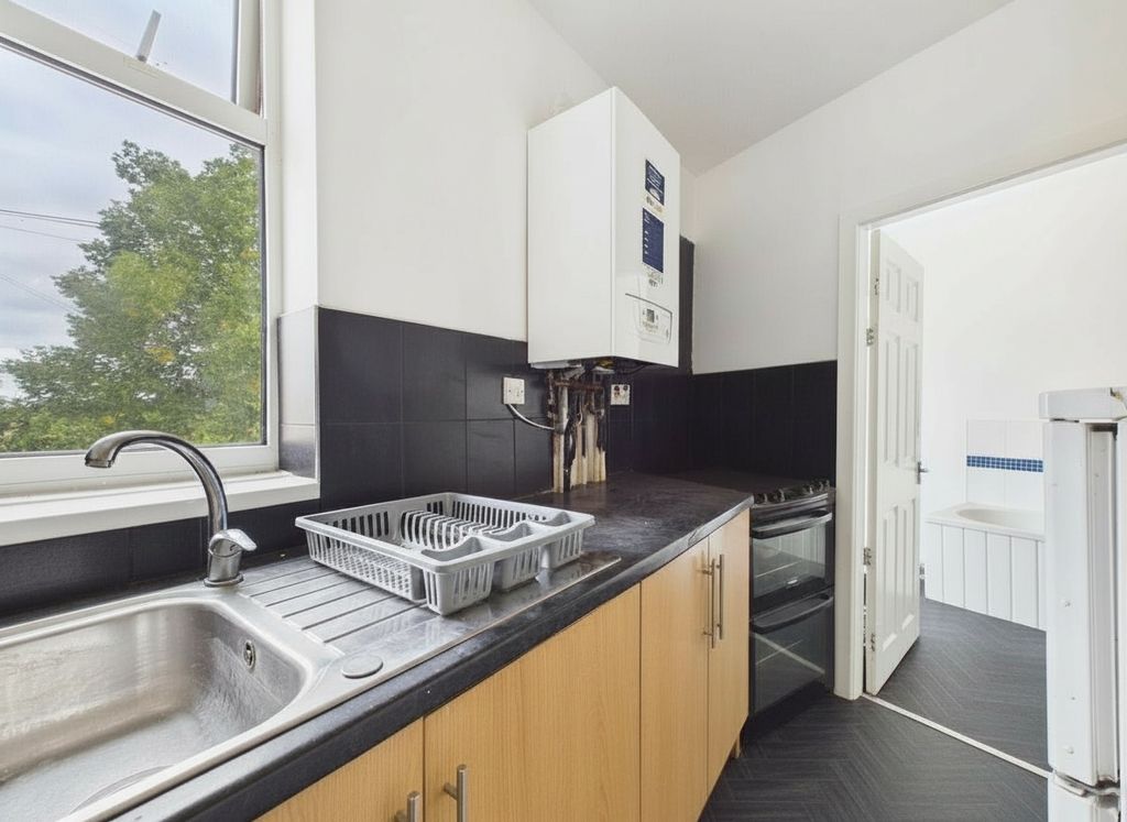Property photo 3 of 4 Kitchen