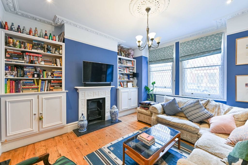 Property photo 2 of 17