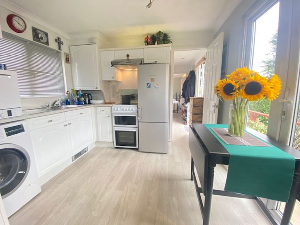 Property photo 2 of 15 Kitchen