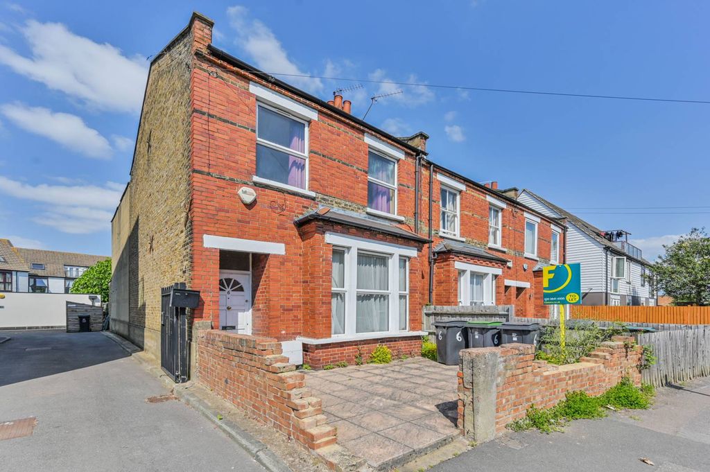 Property photo 2 of 19