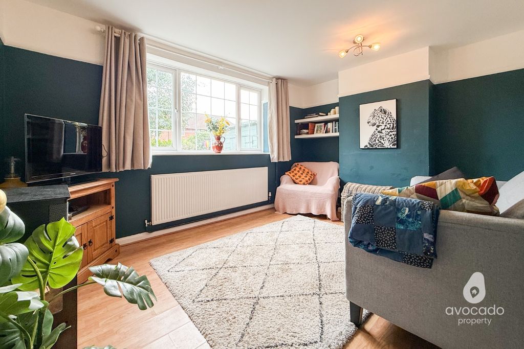 Property photo 2 of 23 5556592