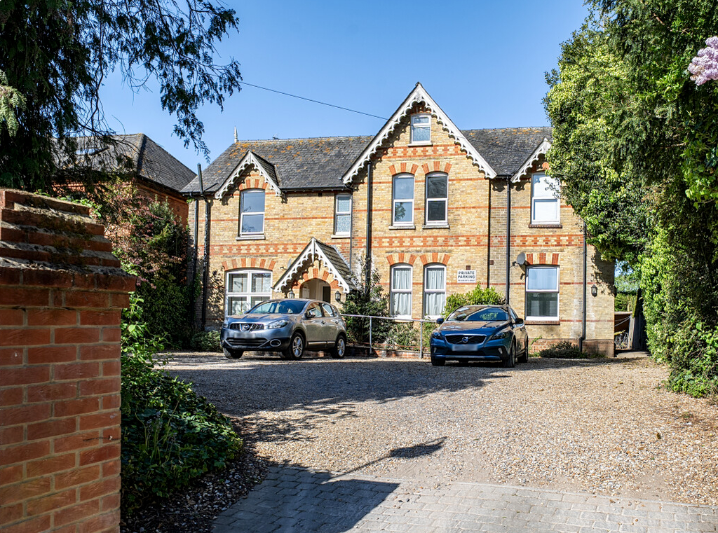 Property photo 1 of 9