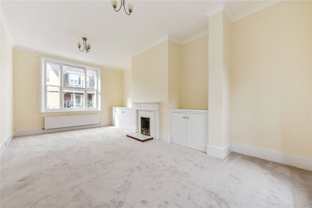 Property photo 2 of 16 Sitting/Dining Room