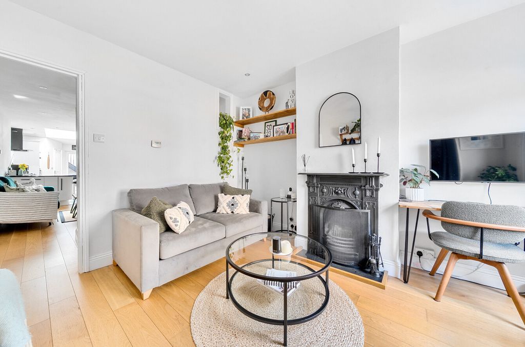 Property photo 2 of 14 1333327-3-688c81A...