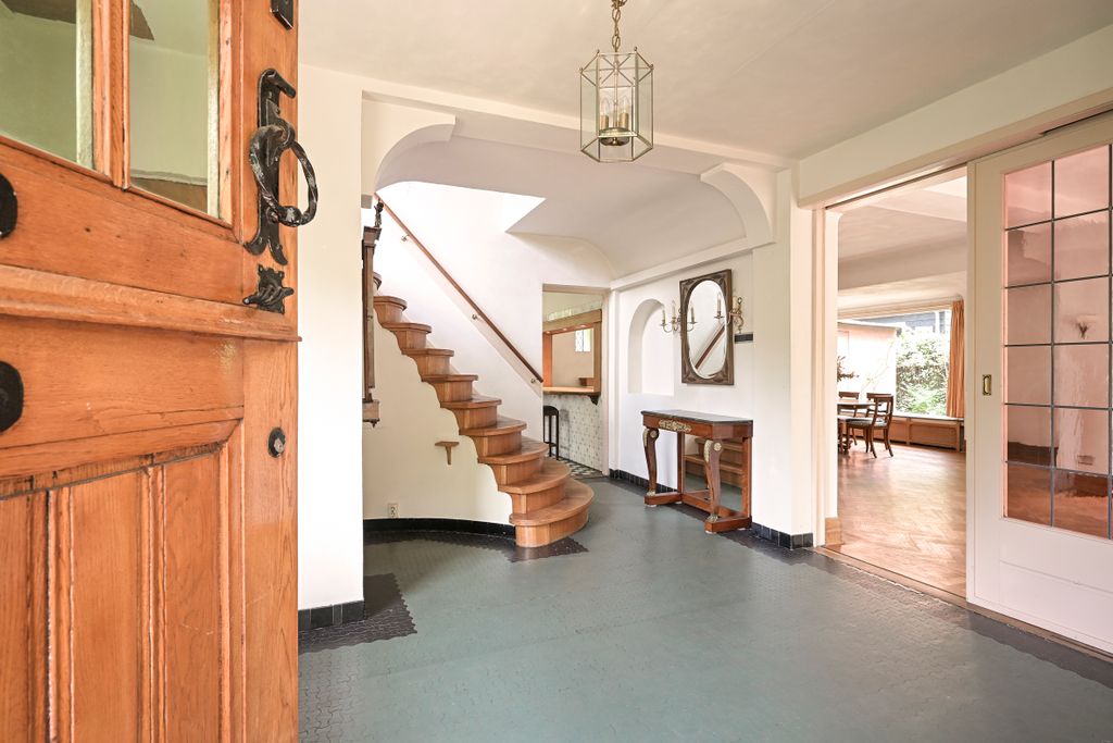 Property photo 3 of 59