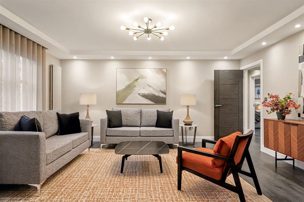 Property photo 2 of 11 Flat 83, Boydell Court Nw8 6Nh-No Watermark-10.Jpg