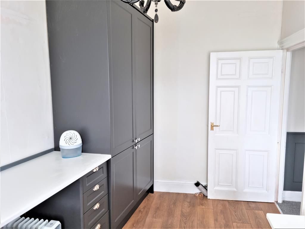 Property photo 1 of 11 Kitchen