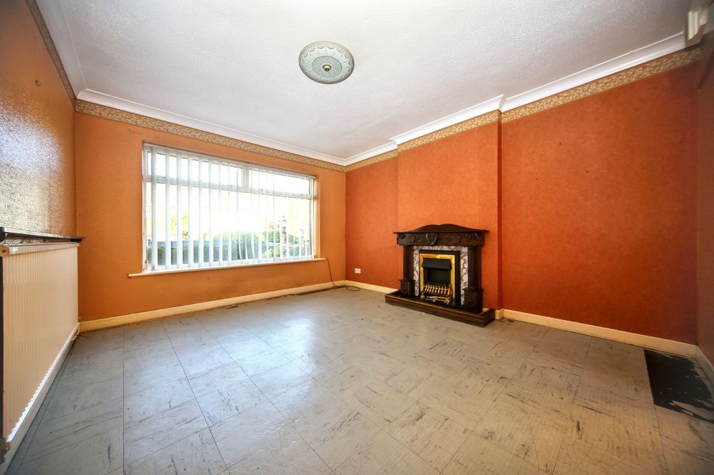 Property photo 2 of 25