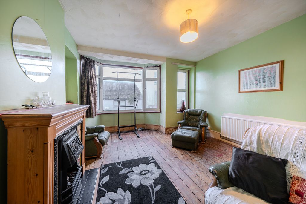 Additional image 8 of 3 bed flat for saleTy Castroggy, Chepstow, 5 NP16