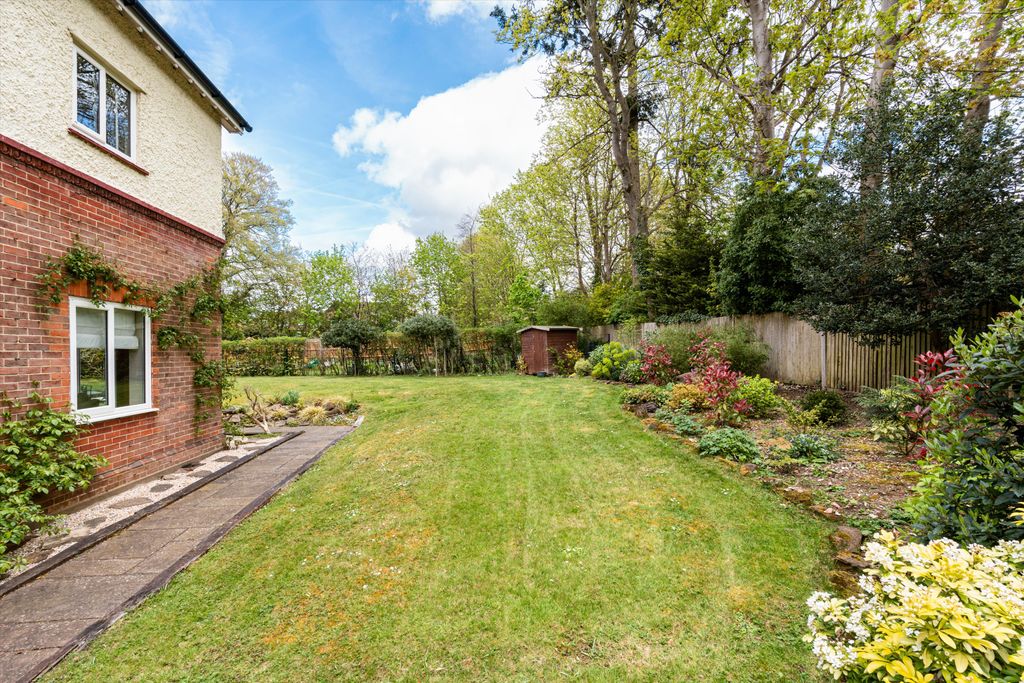 Additional image 10 of 3 bed flat for saleAldersey Road, Guildford, Surrey GU1