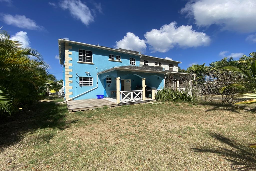 Property photo 2 of 18