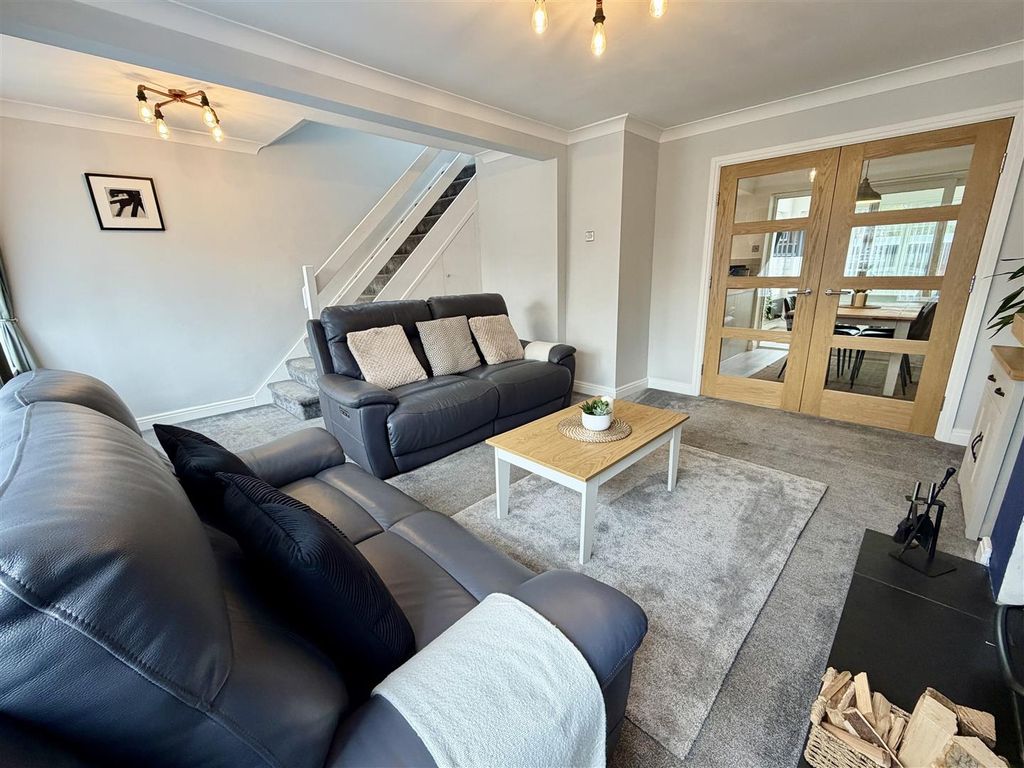 Property photo 3 of 32